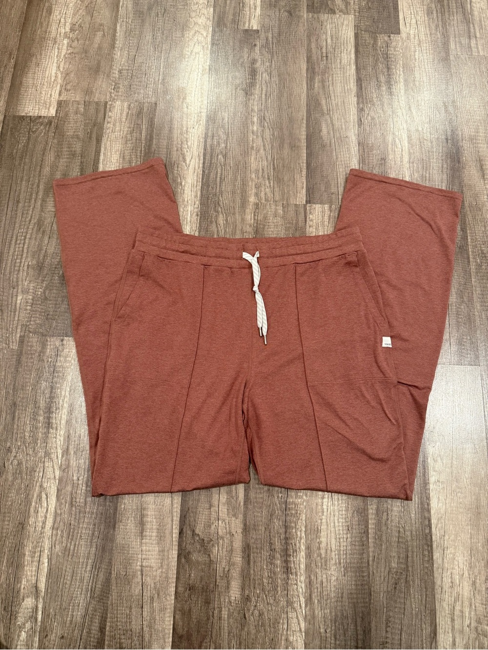 Vuori Wide-Leg Sweatpants in Rust with White Drawstring Rosewood Heather